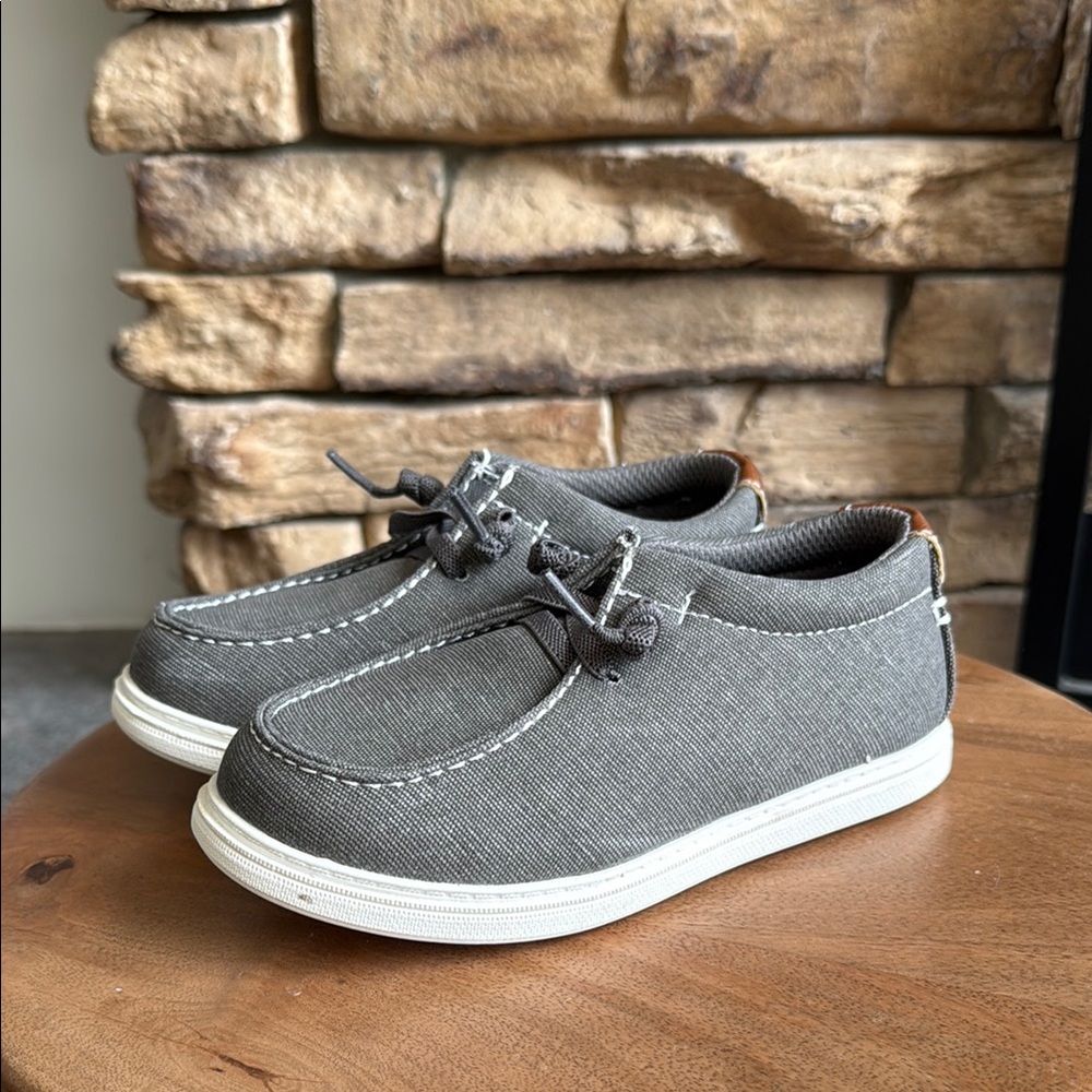Gray Casual Slip-On Shoes. Little Kids size 10